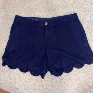 LILLY PULITZER SCALLOP BOTTOM SHORTS